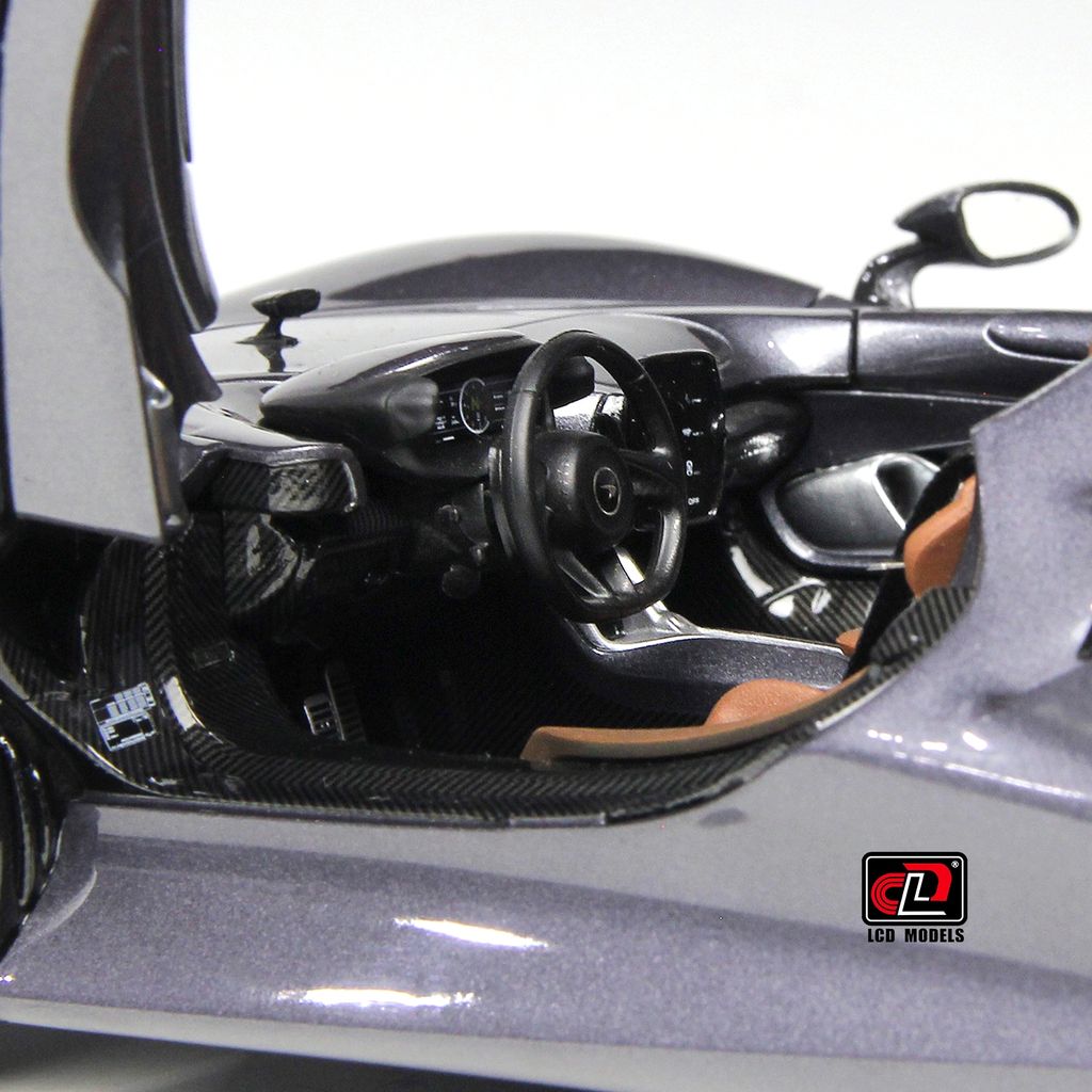 McLaren Elva heavy grey metallic 1:18 LCD Model