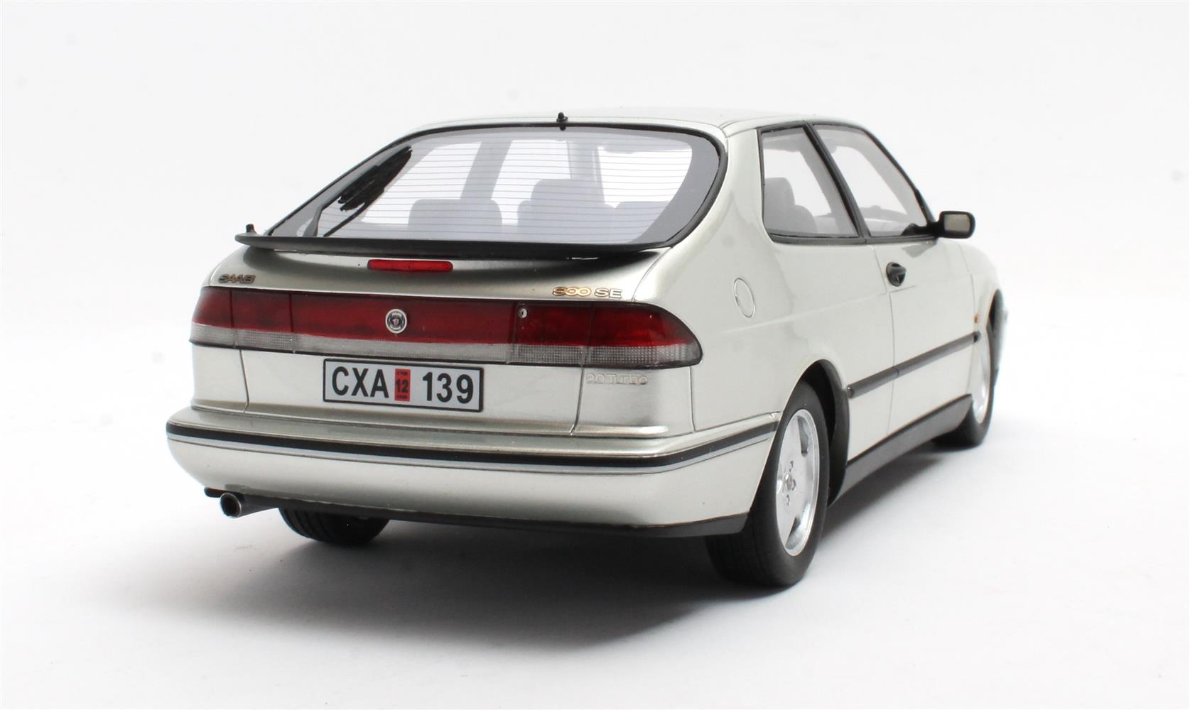 Saab 900 SE Turbo 1994 silver 1:18 Cult Scale Models