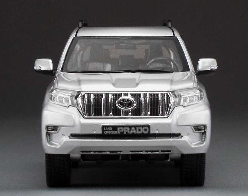 Toyota Land Cruiser Prado 2018 silver 1:43 Vitesse