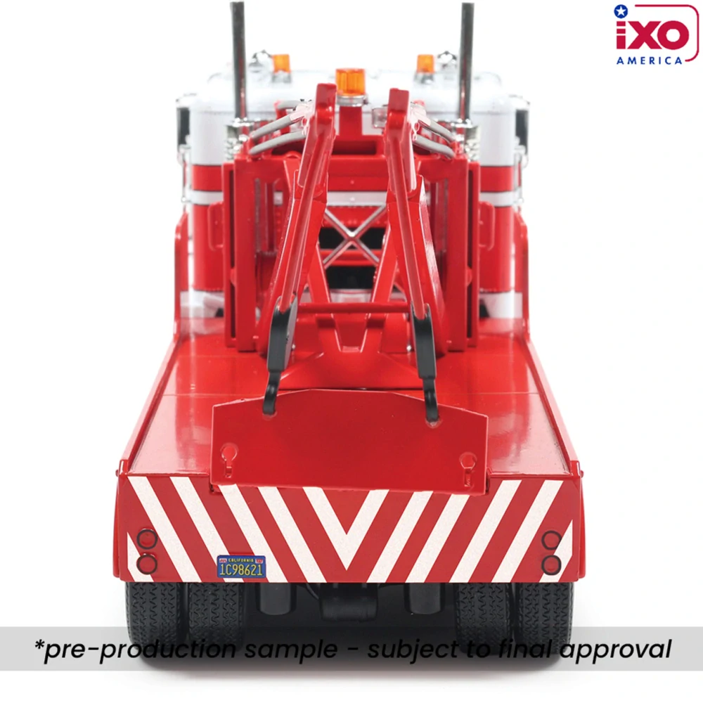 Freightliner FLA Tow Truck 1987 red/white 1:43 Ixo America