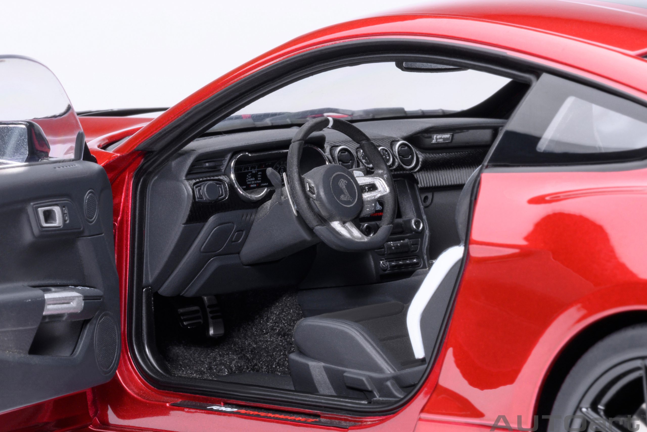 Ford Mustang Shelby GT500 Coupe 2023 rapid red 1:18 AUTOart