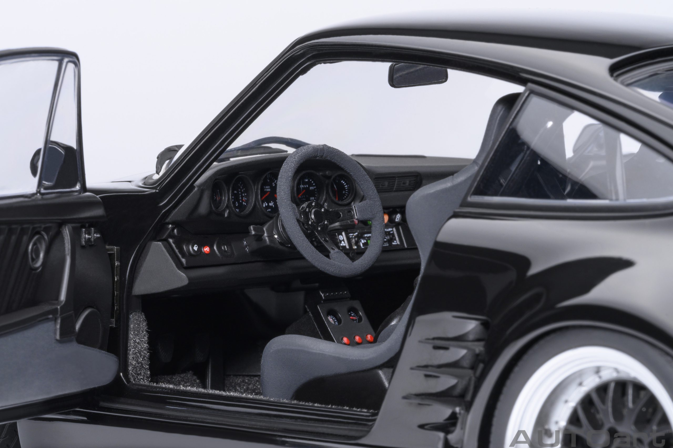 Porsche 911 930 Turbo Wangan Midnight *Blackbird* 1:18 AUTOart