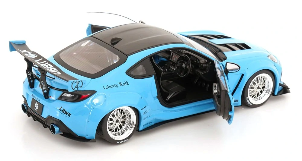 Toyota GR86 LBWK Body KIT blue 1:18 Solido