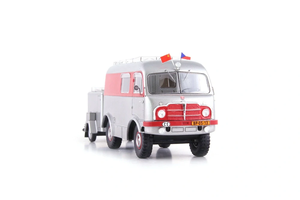 Tatra T805 Hanzelka + Zikmund 1953 1:43 AutoCult