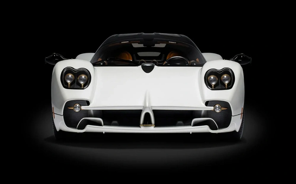 Pagani Utopia Coupé 2023 Model Kit pearl white 1:8 Pocher