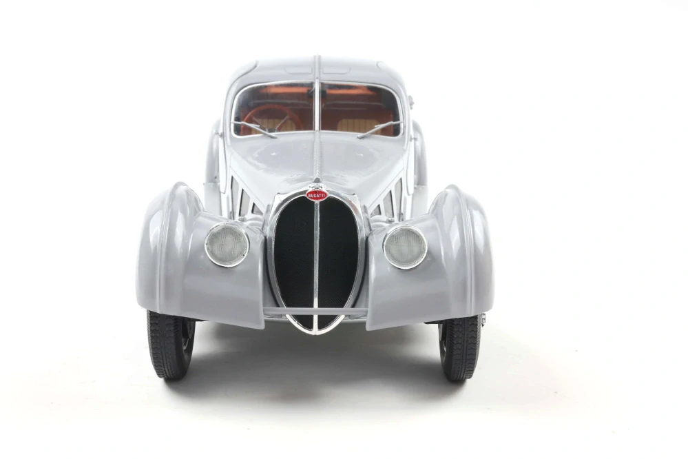 Bugatti Atlantic Type 57 SC 1937 matt silver 1:18 Solido