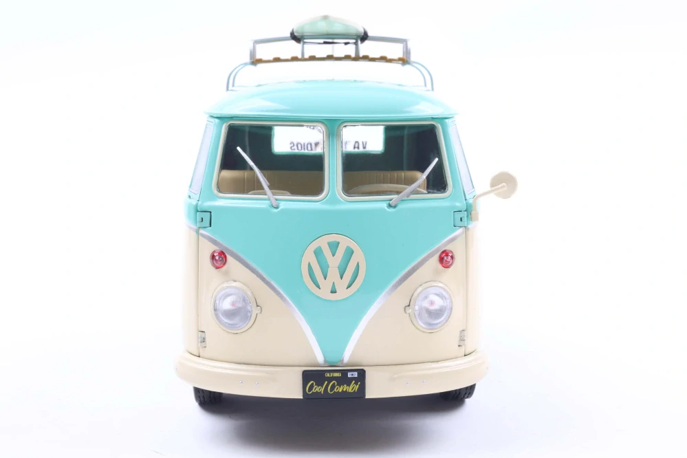 Volkswagen Cool Combi 2024 mint green/white 1:18 Solido