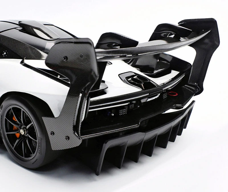 McLaren Senna GTR white 1:18 LCD Model