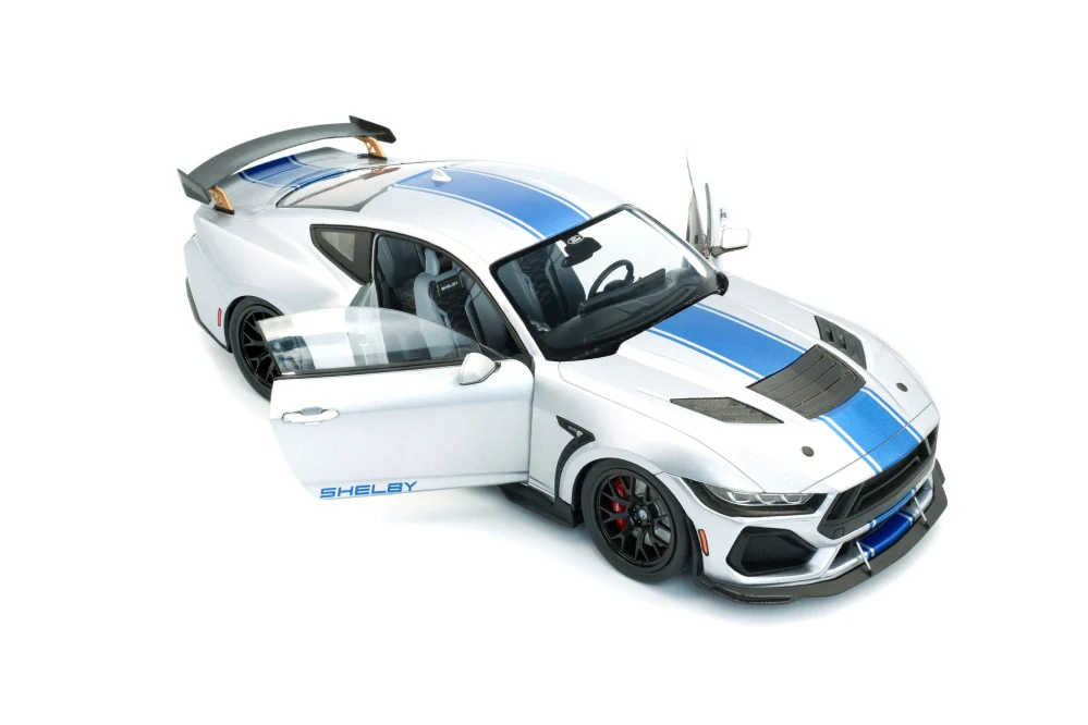 Shelby Mustang Super Snake 2025 grey 1:18 Solido