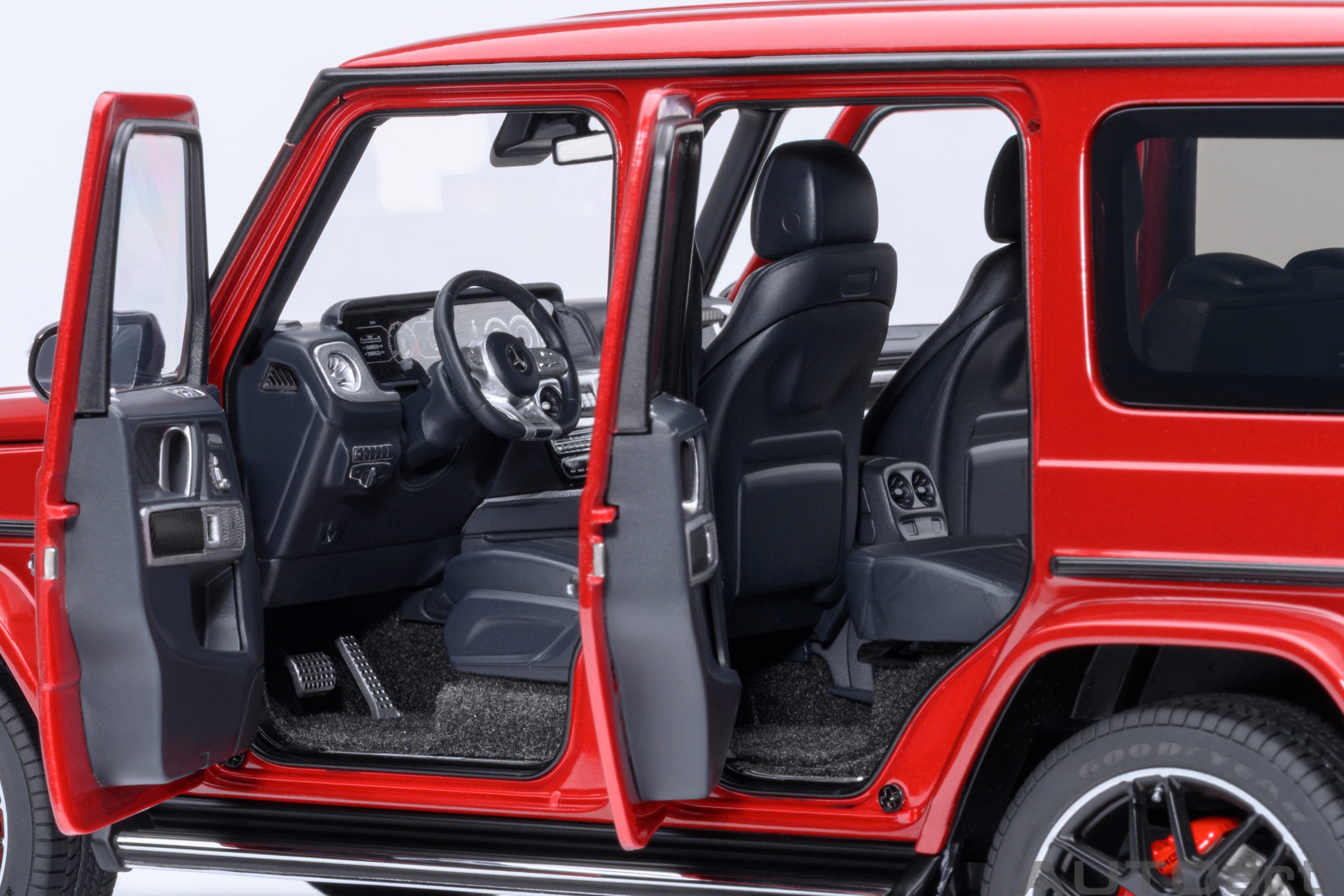 Mercedes-AMG G63 2019 cardinal red metallic 1:18 AUTOart