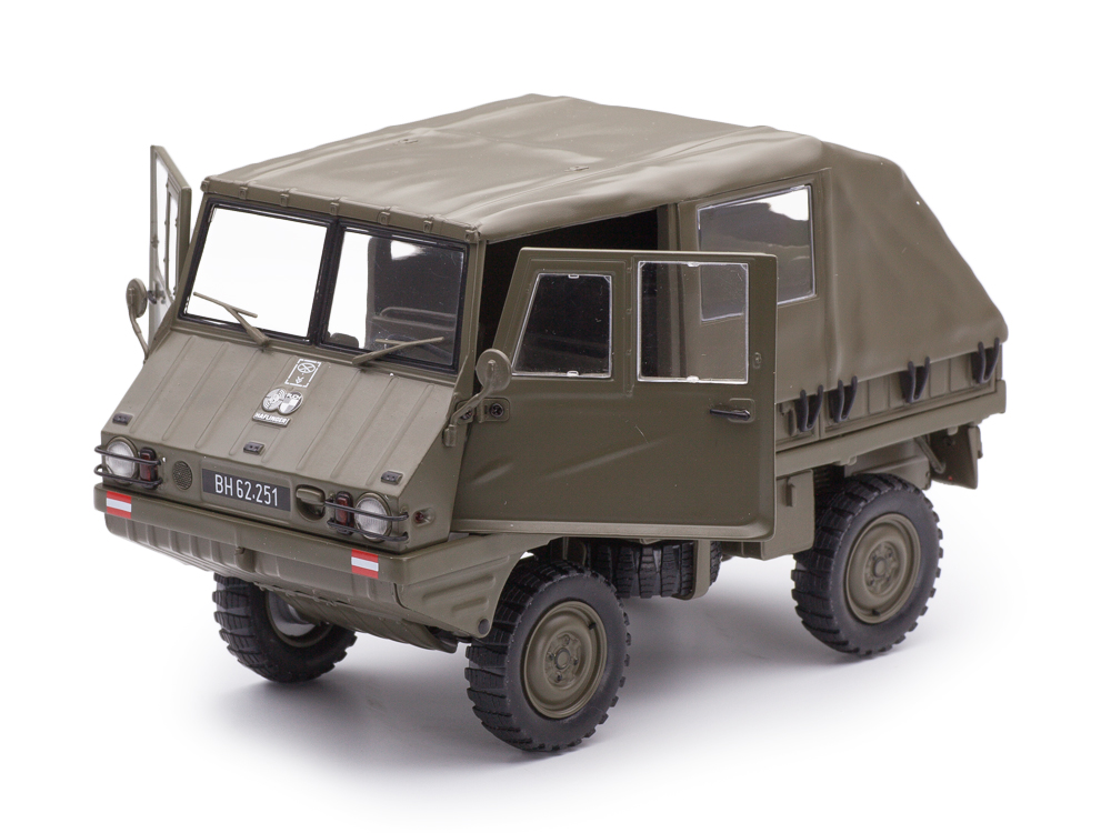 Steyr Puch Haflinger OBH 1975 military green 1:18 Schuco