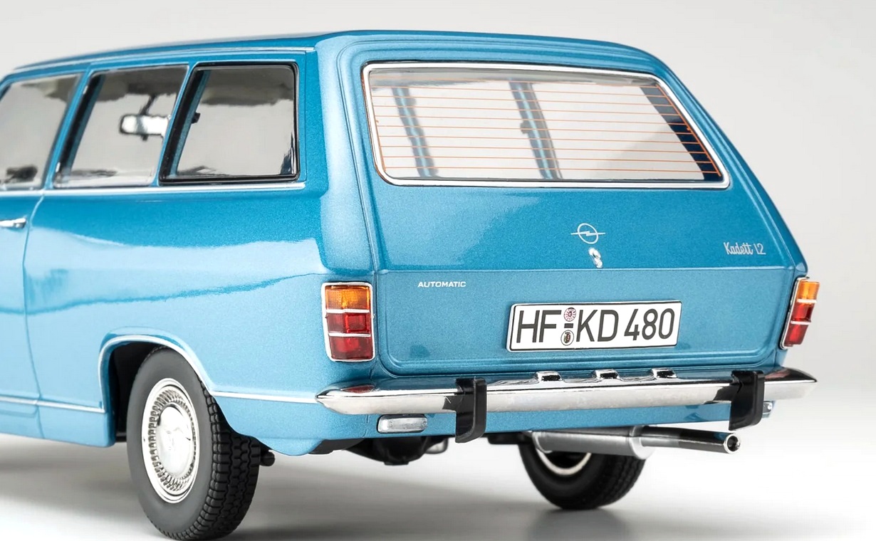 Opel Kadett B Caravan 1972 Monza blue metallic 1:18 Touring Modelcars