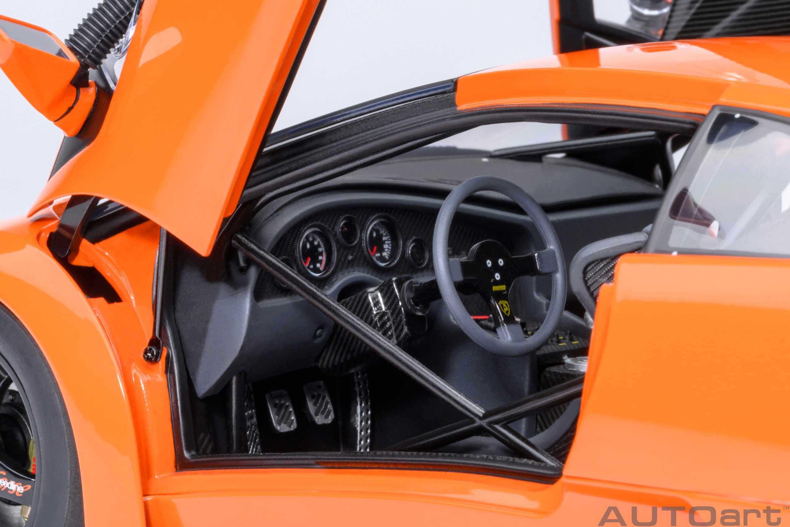 Lamborghini Diablo GT-R 1999 orange 1:18 AUTOart