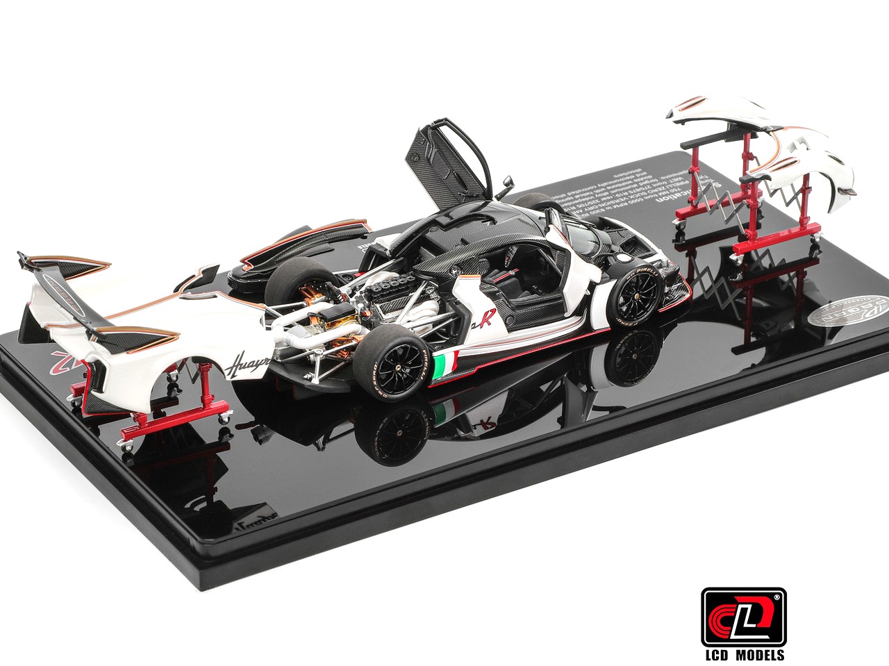 Pagani Huayra R white 1:43 LCD Model