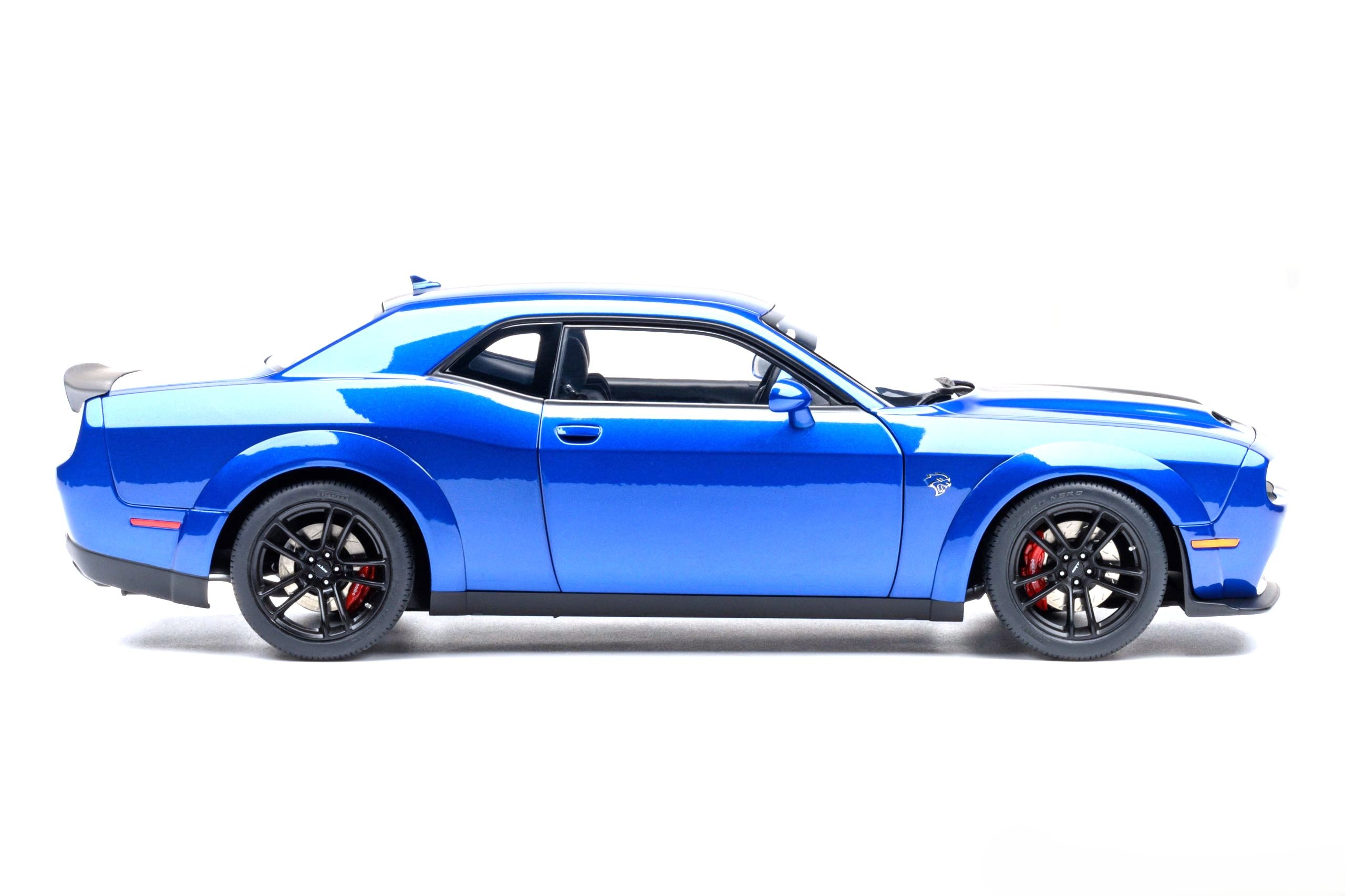 Dodge Challenger SRT Jailbreak 2022 blue 1:18 AUTOart
