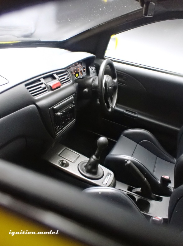 Mitsubishi Lancer Evolution VIII MR (CT9A) yellow 1:18 Ignition Model