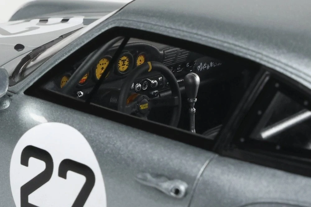 RWB 993 Yuiitsumuni silver 1:18 GT Spirit