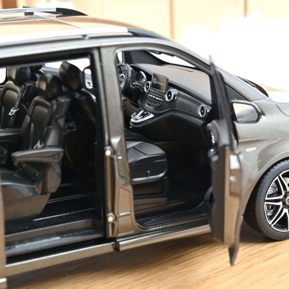 Mercedes-Benz V-Class AMG-Line 2018 indium grey 1:18 Norev