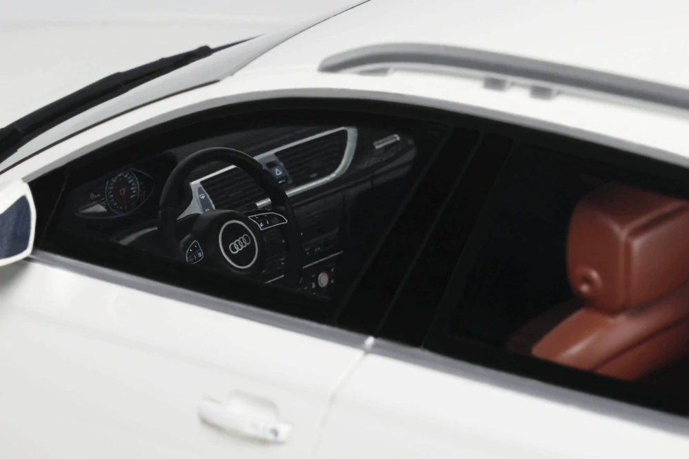 Audi All Road C7 2015 Ibis white 1:18 OttOmobile