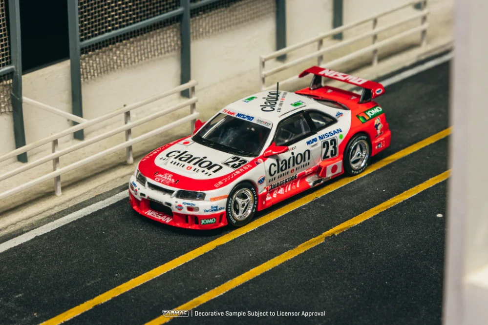 Nissan Nismo GT-R LM 1995 #23 K. Hoshino/T. Suzuki/M. Kageyama 24H of Le Mans white/red 1:64 Tarmac