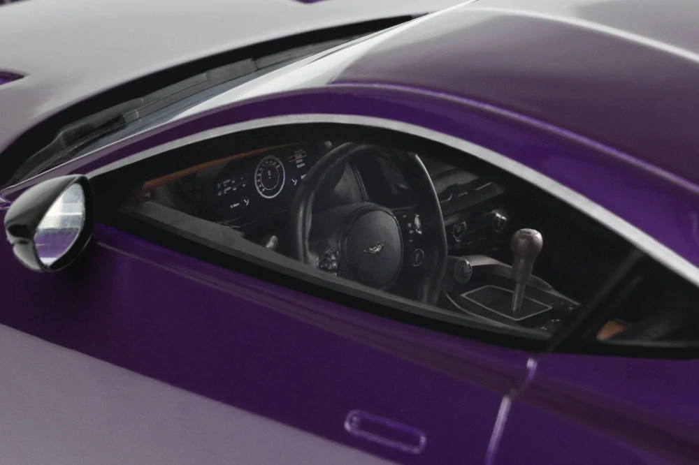 Aston Martin Valour 2023 purple 1:18 GT Spirit