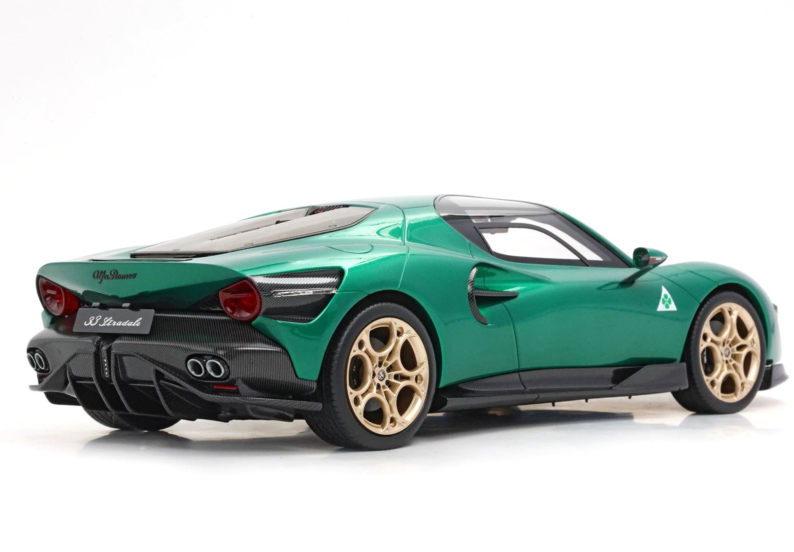 Alfa Romeo 33 Stradale Verde Montreal 1:18 B.B.R.