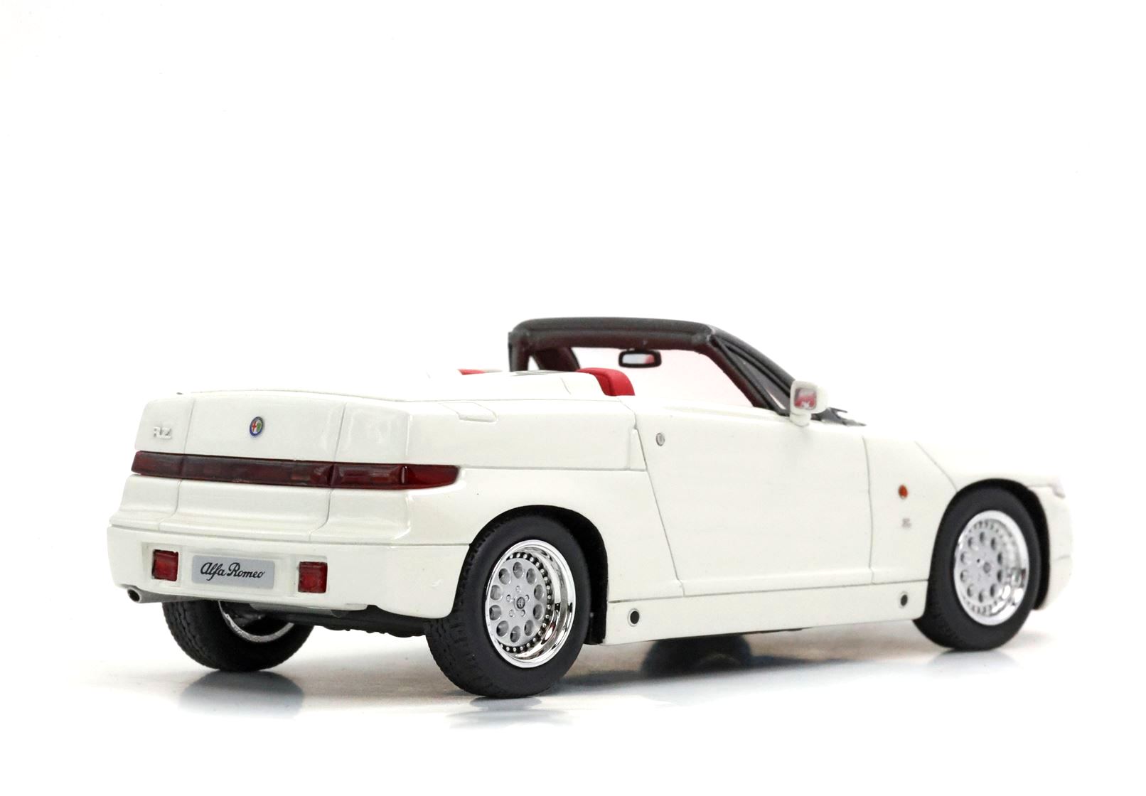 Alfa Romeo RZ Roadster Pearl White 1:43 B.B.R.