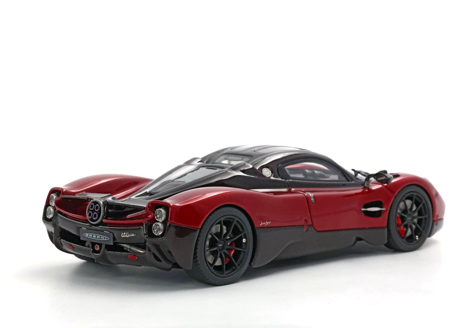 Pagani Utopia Rosso Dubai 1:43 B.B.R.