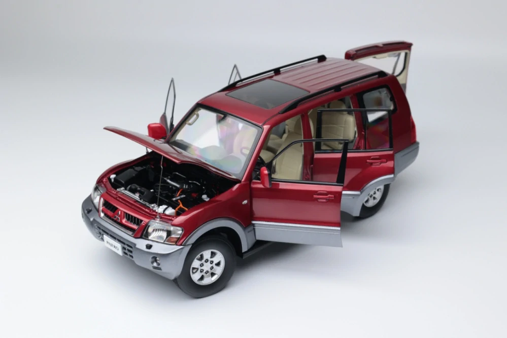 Mitsubishi Pajero V73 red 1:18 Sun Star
