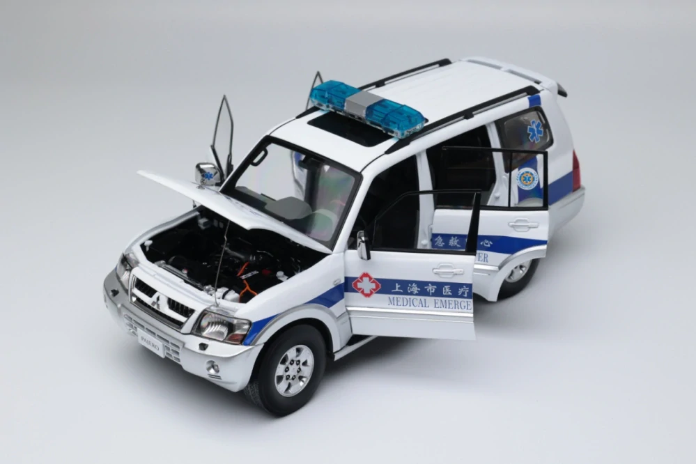 Mitsubishi Pajero V73 Shanghai Medical Emergency Center 1:18 Sun Star