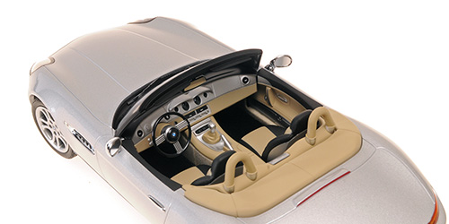 BMW Z8 Roadster 2000 silver 1:18 Minichamps