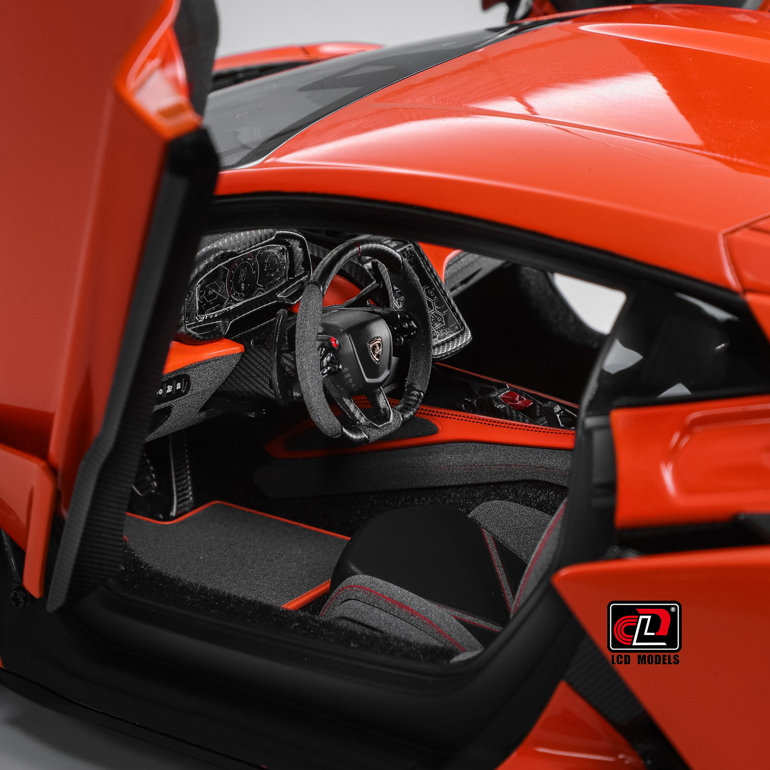 Lamborghini Revuelto orange 1:18 LCD Model