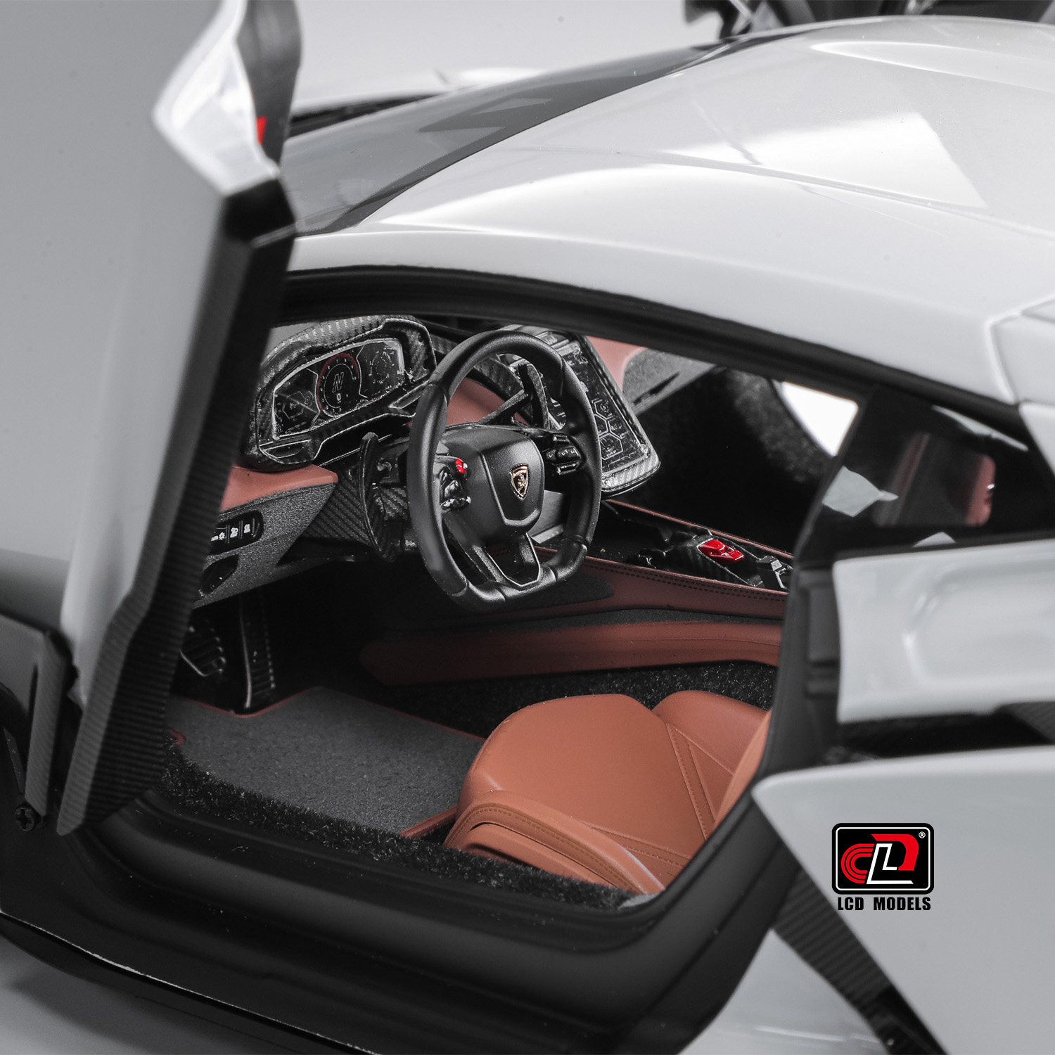 Lamborghini Revuelto pearl white 1:18 LCD Model