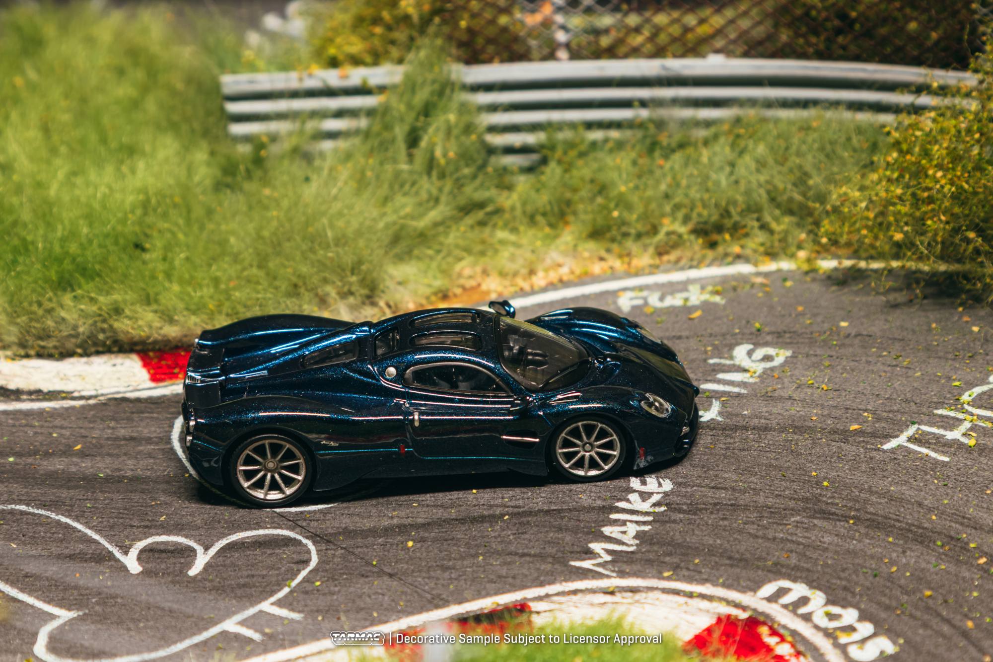 Pagani Utopia 2022 blue metallic 1:64 Tarmac