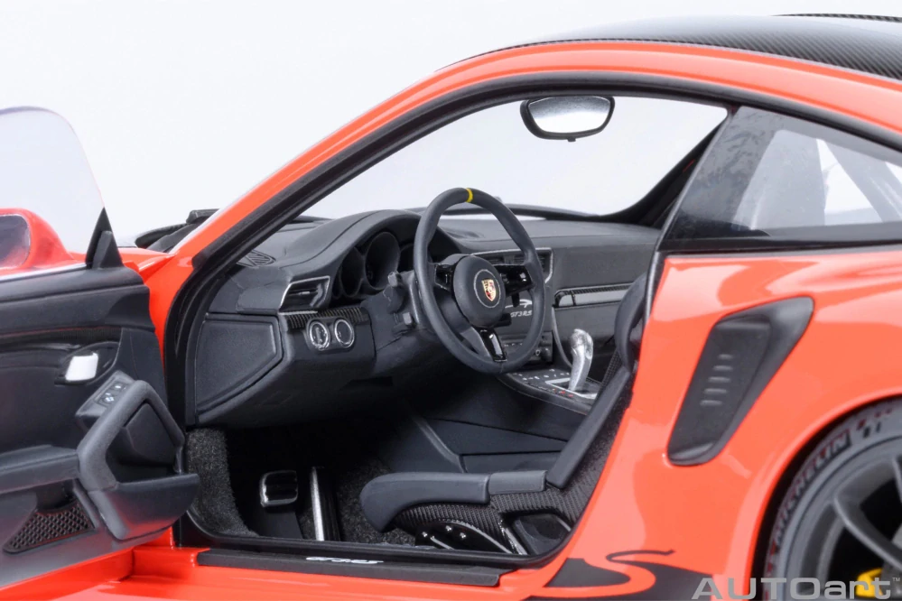 Porsche 911 GT3RS 2017 Weissach Package lava orange 1:18 AUTOart