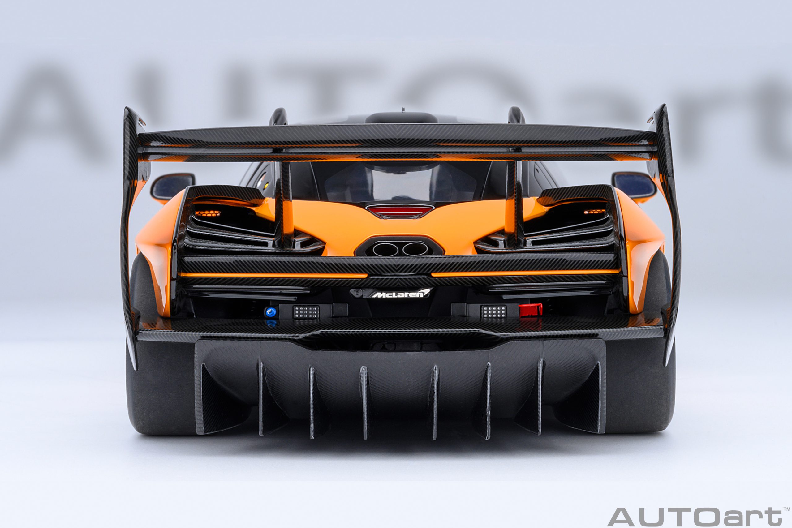 McLaren Senna GTR 2021 orange 1:18 AUTOart