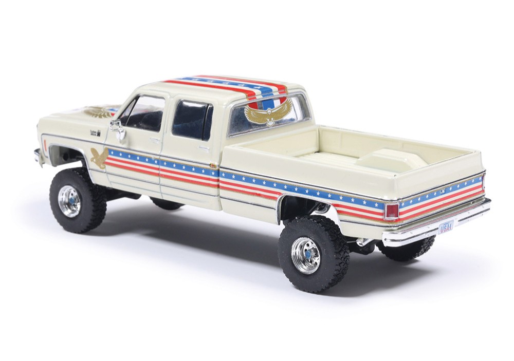 Chevrolet Custom Deluxe K30 Fleetside 1976 *July 4th Exclusive* 1:64 Ixo America