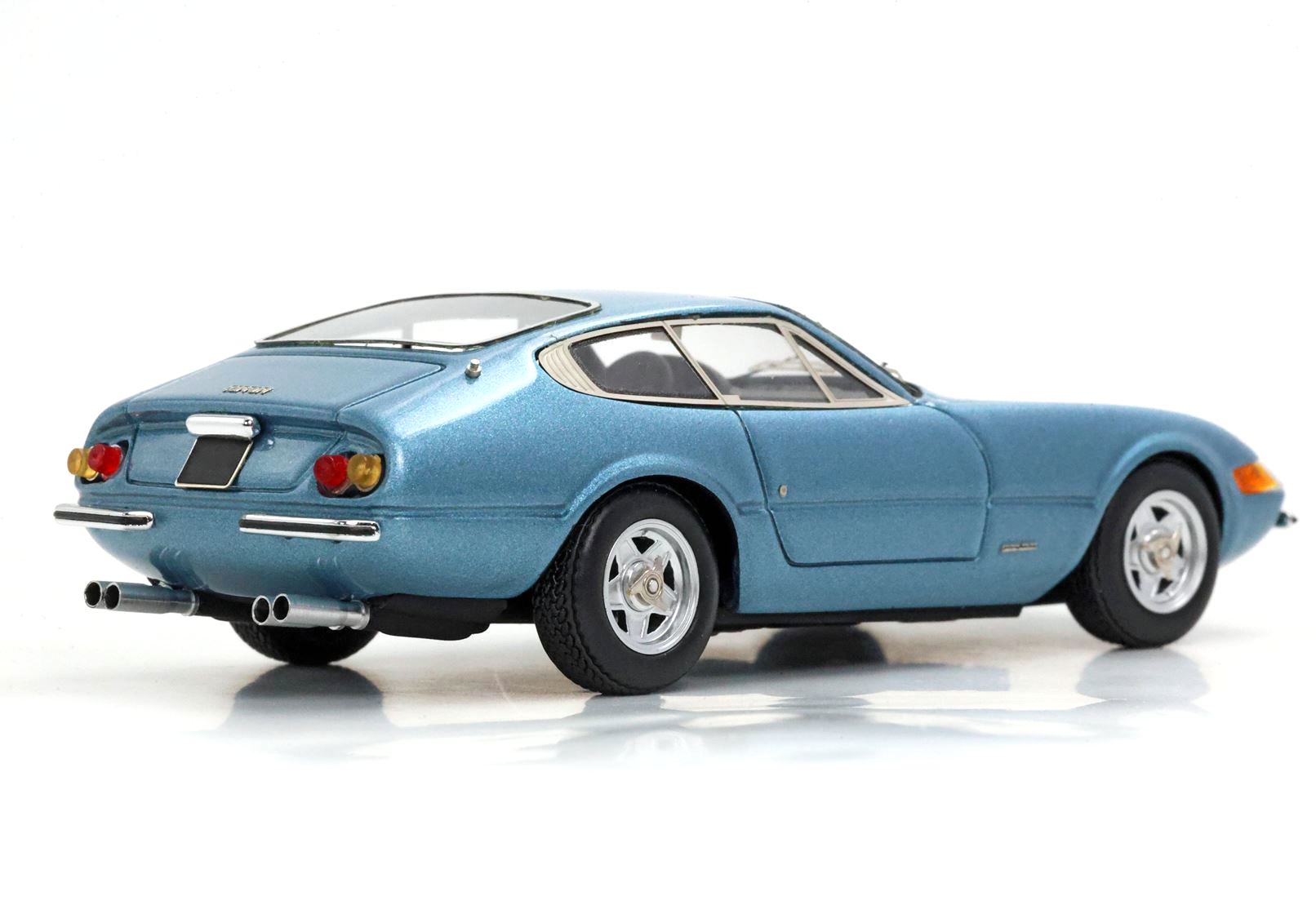 Ferrari Daytona 365 GTB/4 Metallic light blue 1:43 B.B.R.