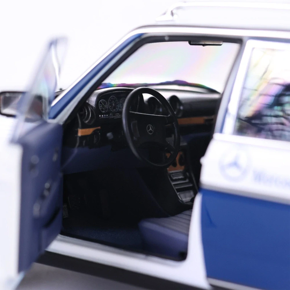 Mercedes-Benz 200 T-Modell S123 Service 1:18 Norev