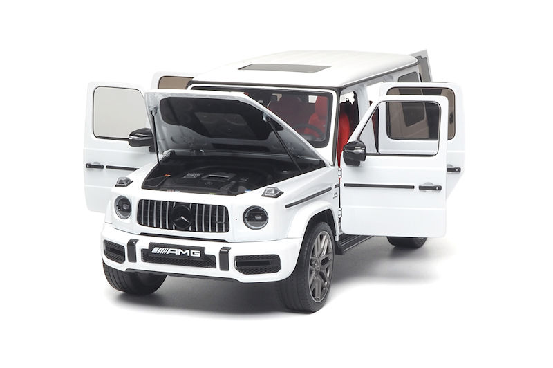 Mercedes-AMG G63 W463 2022 opalith white 1:18 Almost Real