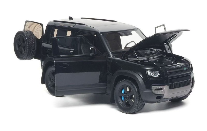 Land Rover Defender 90 2020 black 1:18 Almost Real