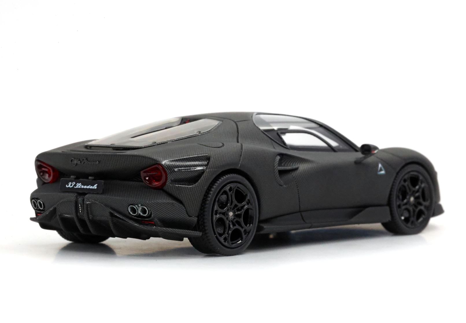 Alfa Romeo 33 Stradale Carbon Fibre 1:43 B.B.R.