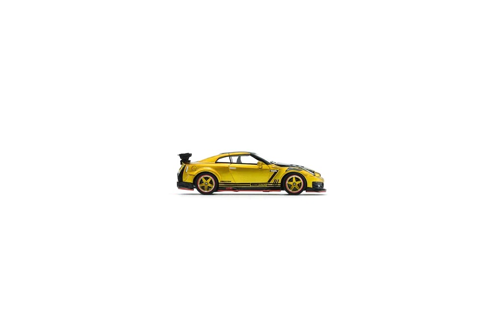 Nissan 35 GT-R Top Secret *RHD* Tokyo Auto Salon Japan 2026 gold/carbon 1:64 BM Creations