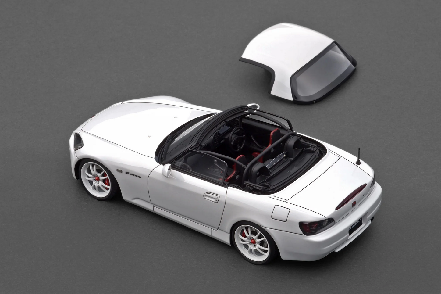 Honda S2000 AP1 white 1:18 Ignition Model