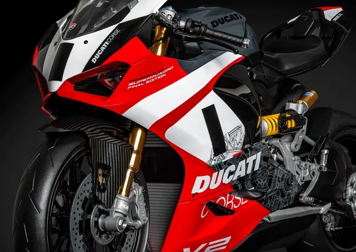 Ducati Panigale V2 Superquadro Final Edition Model Kit 1:4 Pocher