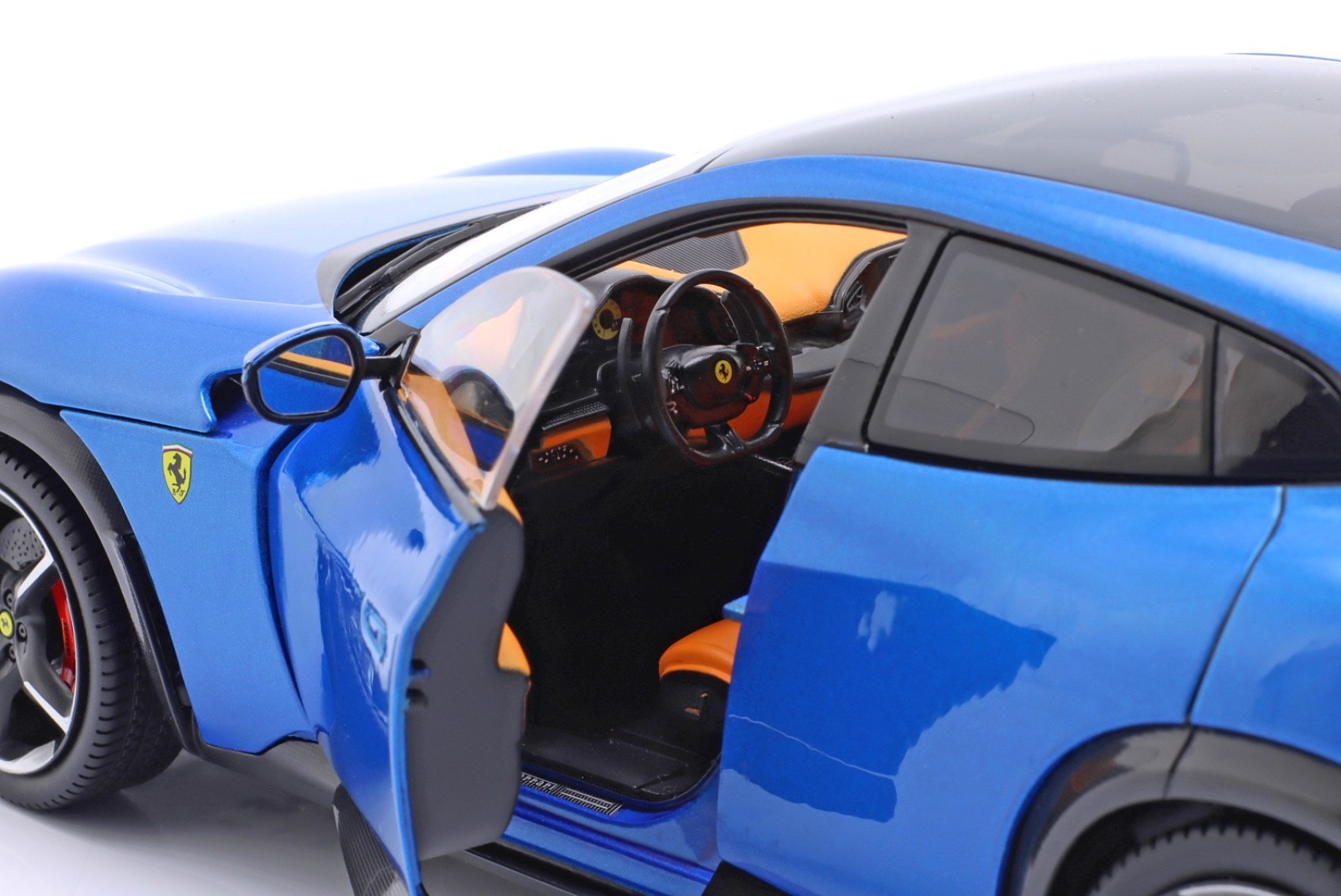 Ferrari Purosangue 2022 blu corsa with Showcase 1:18 Polistil