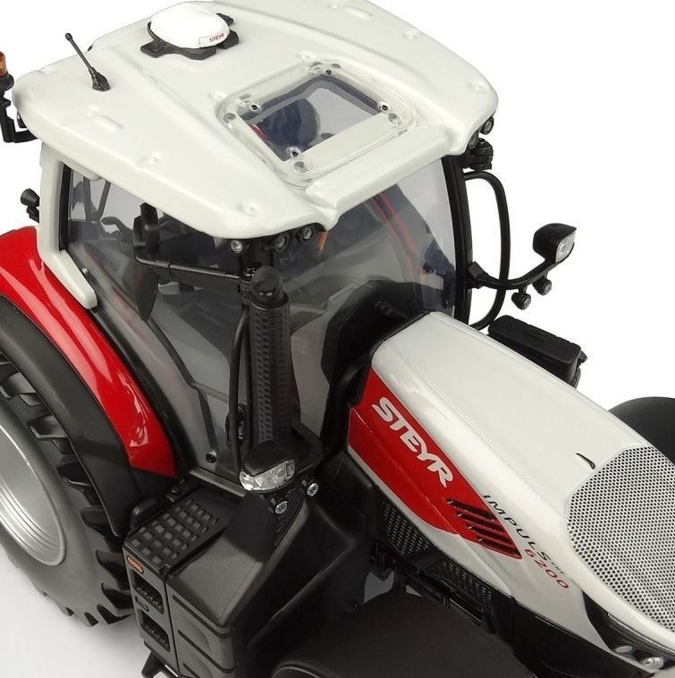 Steyr Impuls 6200 CVT Tractor 2022 white/red 1:32 Universal Hobbies