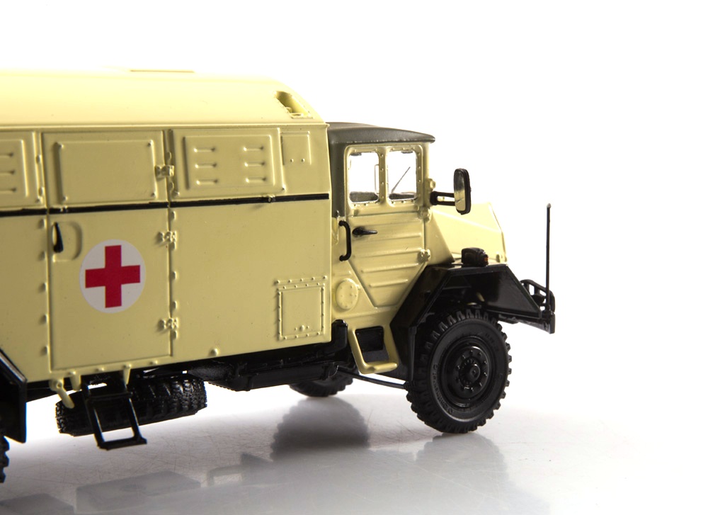 Man 630 beige 1:43 SSM