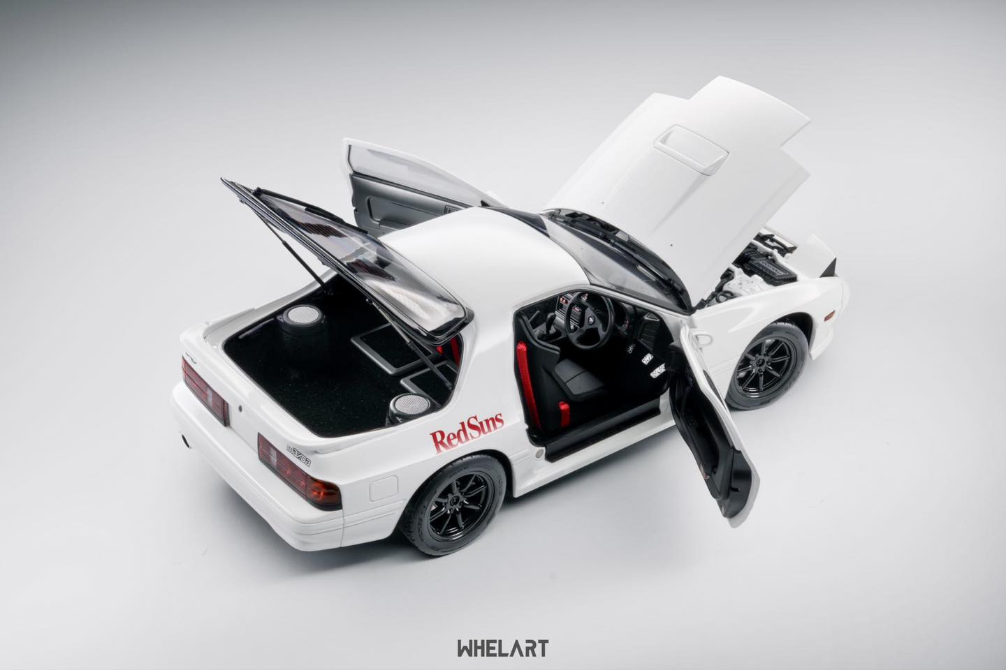 Mazda Savanna RX-7 FC3S *Initial D* 1992 white with Figurine Takahashi Ryosuke 1:18 Whelart