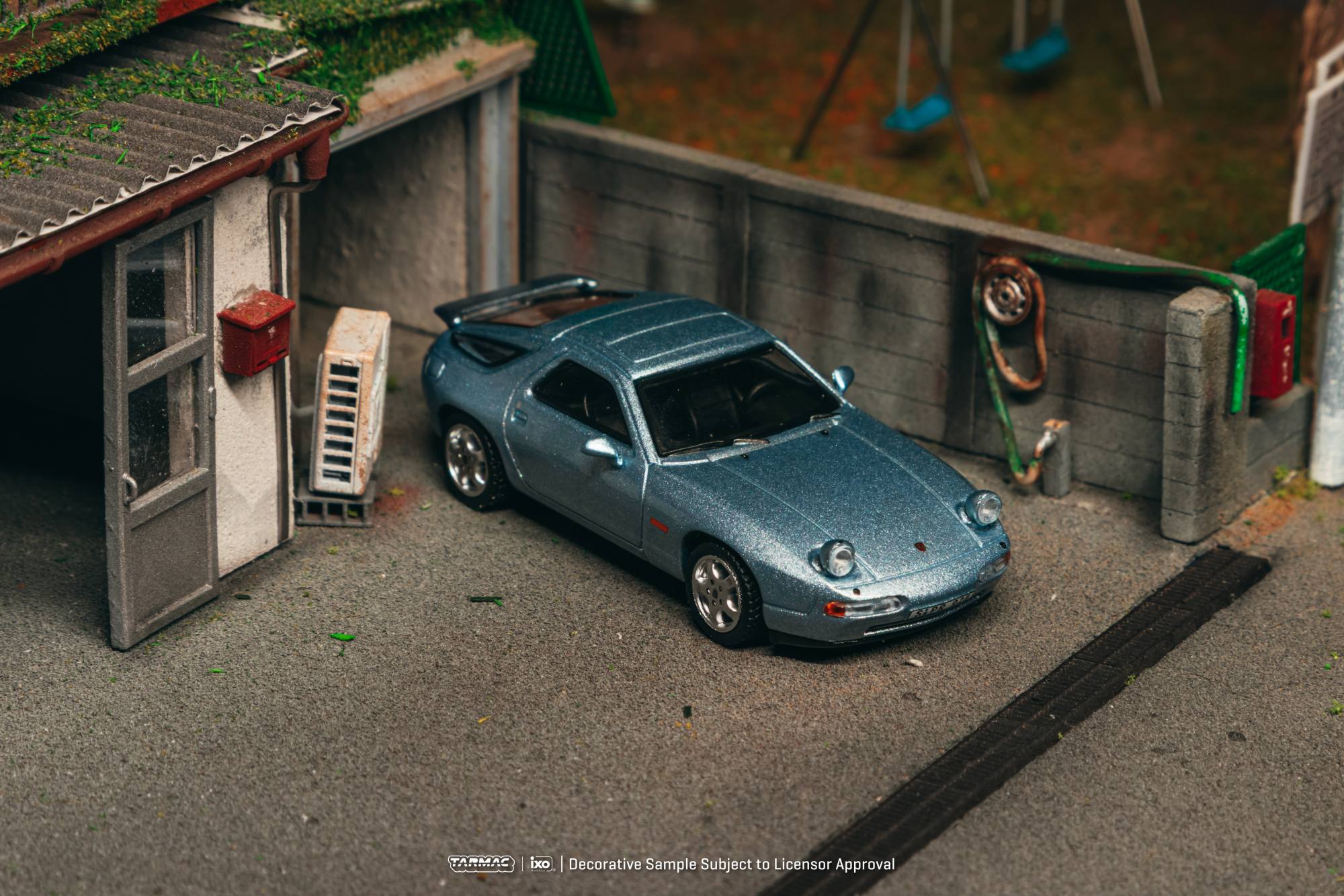 Porsche 928 GTS 1992 blue metallic 1:64 Tarmac